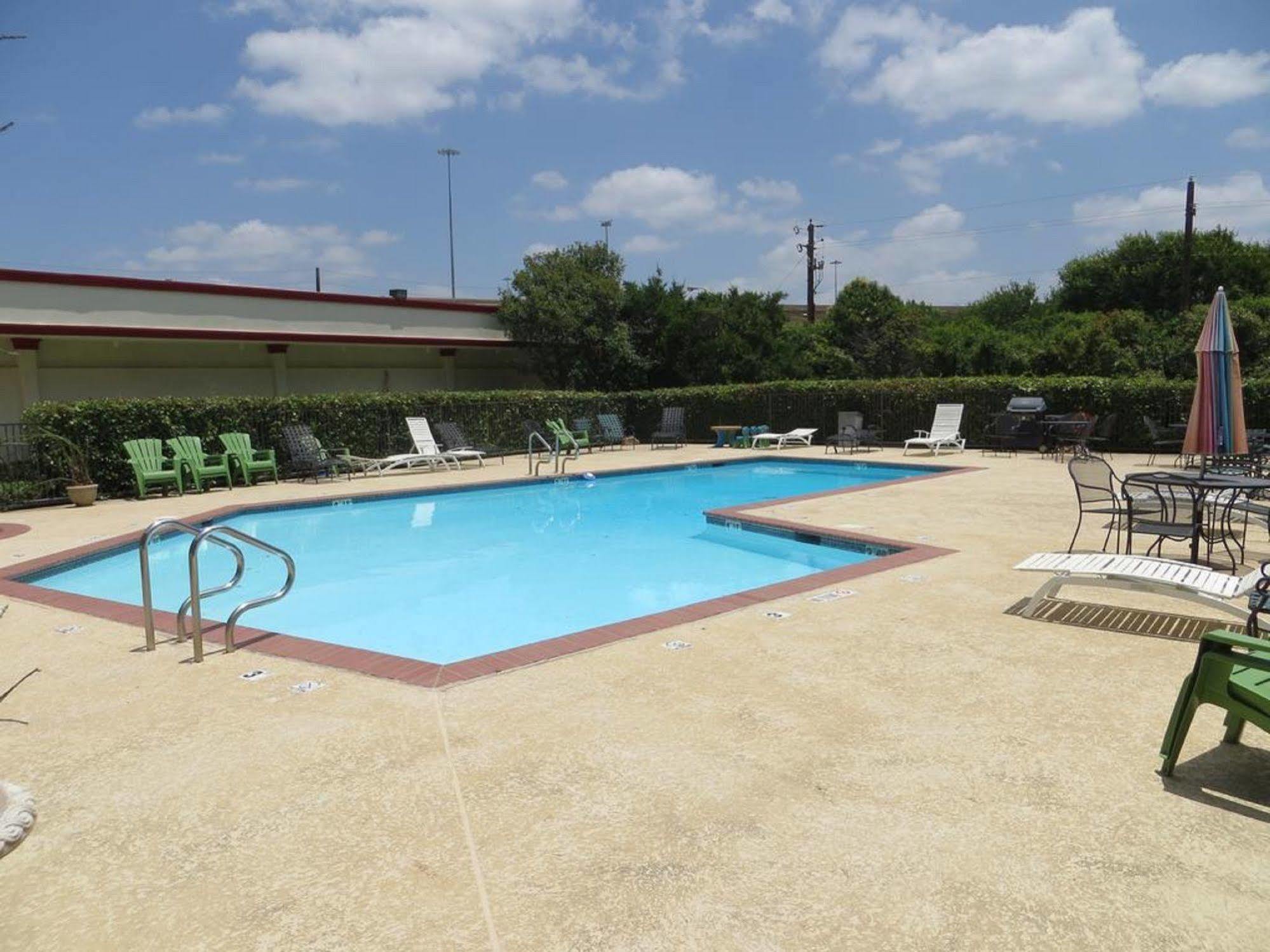 Gateway Hotel Dallas Park Central المظهر الخارجي الصورة