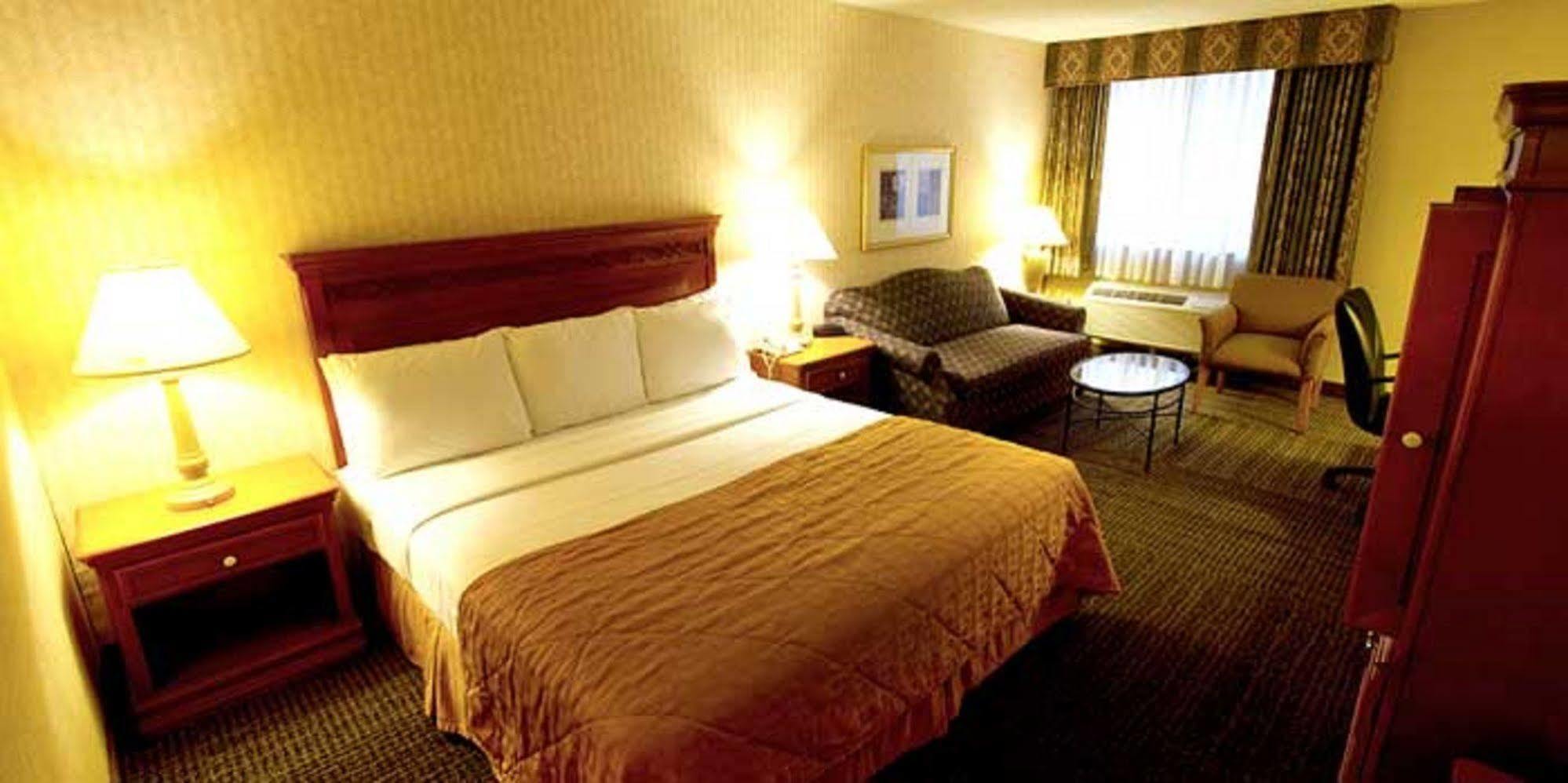 Gateway Hotel Dallas Park Central المظهر الخارجي الصورة
