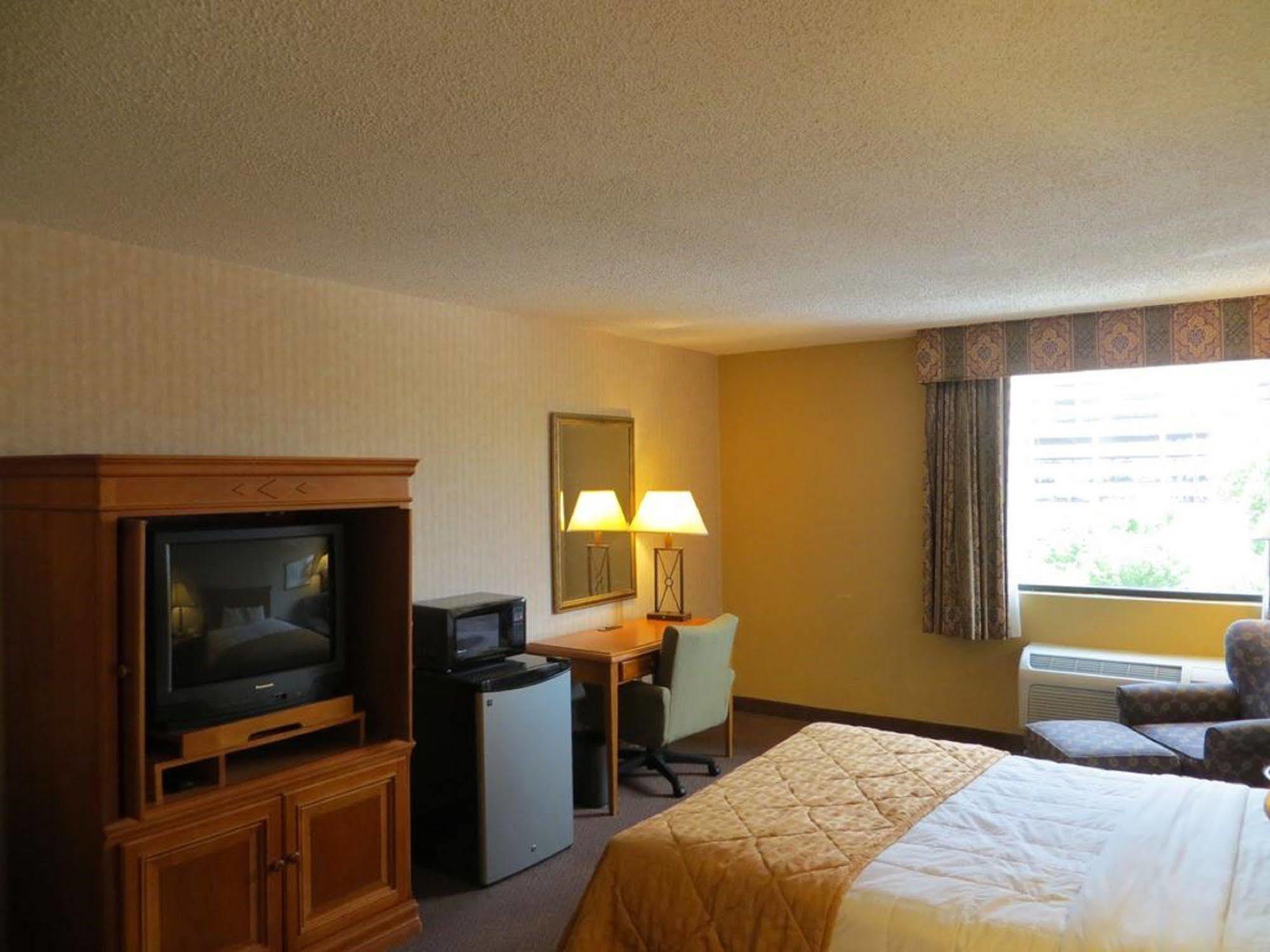 Gateway Hotel Dallas Park Central المظهر الخارجي الصورة